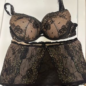 Ver Sexy Victoria’s Secret Special Edition Christmas Lingerie.